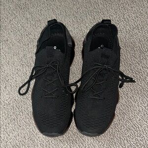 Black Streamlined Sneakers with Cushioned Sole